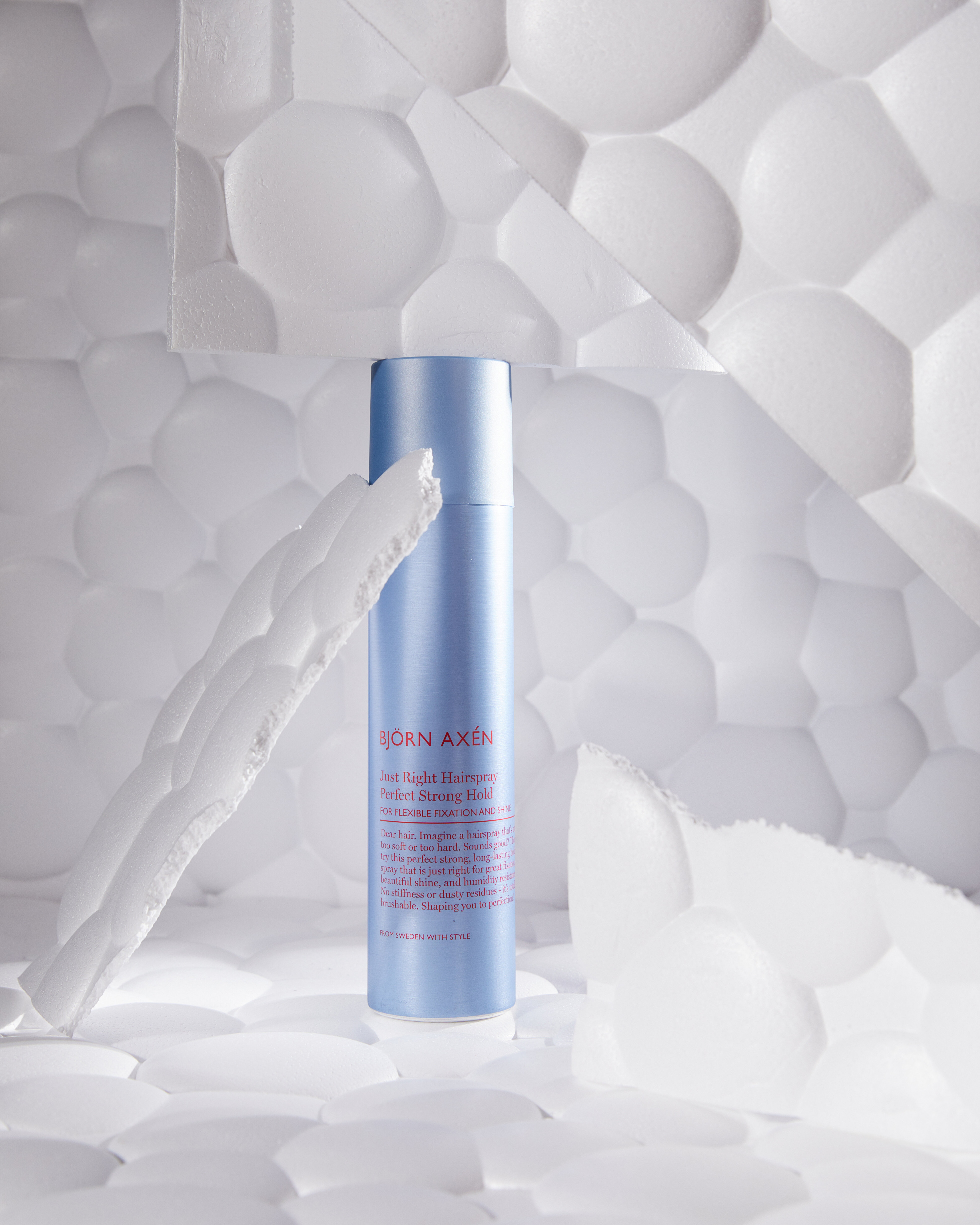 Лак для волосся середньої фіксації Björn Axén Just Right Hairspray Perfect Strong Hold for Flexible Fixation and Shine